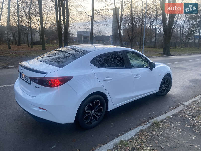Седан Mazda 3 2016 в Черновцах
