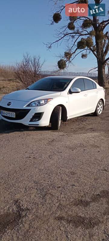 Седан Mazda 3 2010 в Александровке