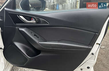 Седан Mazda 3 2016 в 