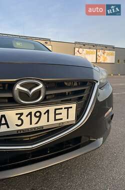 Седан Mazda 3 2013 в Киеве