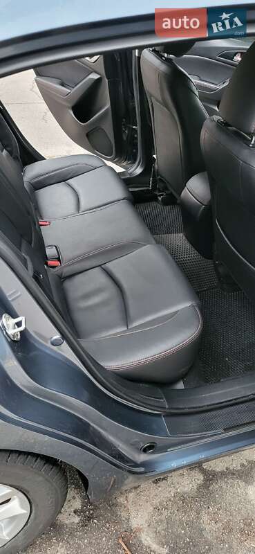Седан Mazda 3 2015 в Полтаве