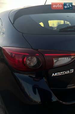 Хэтчбек Mazda 3 2016 в 