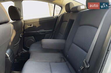 Седан Mazda 3 2004 в 