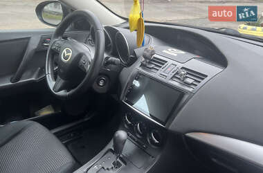 Седан Mazda 3 2011 в Черкасах