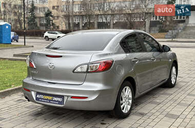 Седан Mazda 3 2011 в Дніпрі