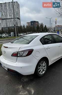 Седан Mazda 3 2011 в 