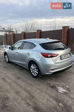 Хэтчбек Mazda 3 2017 в 