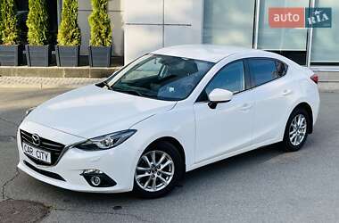 Седан Mazda 3 2015 в Киеве