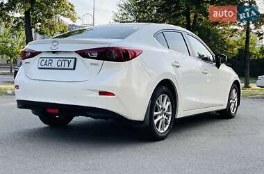 Седан Mazda 3 2015 в Киеве