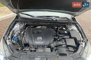 Седан Mazda 3 2016 в Киеве