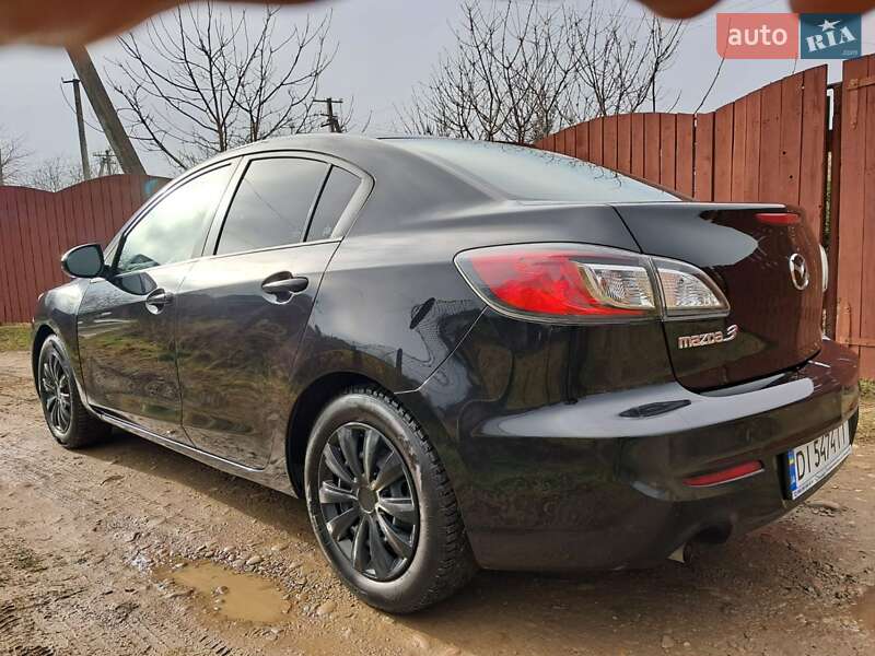Седан Mazda 3 2011 в Ивано-Франковске