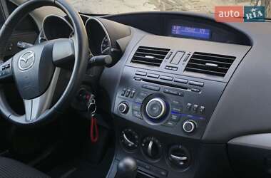 Седан Mazda 3 2011 в 