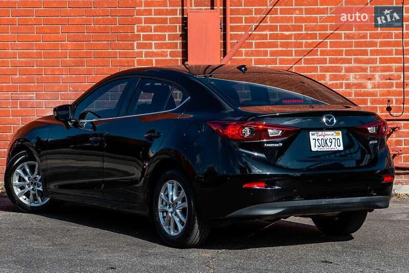 Седан Mazda 3 2016 в Львове