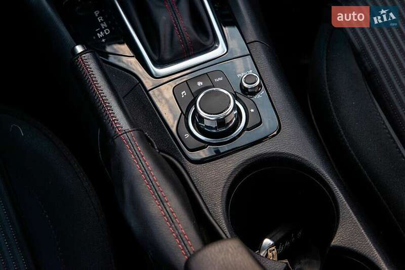 Седан Mazda 3 2016 в Львове