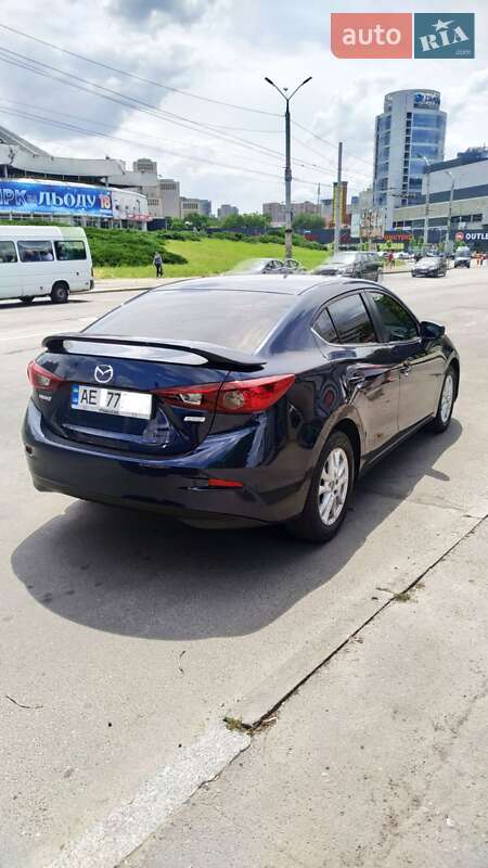 Седан Mazda 3 2016 в Днепре