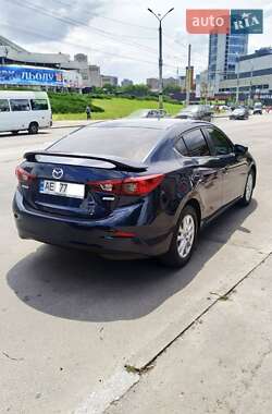 Седан Mazda 3 2016 в 