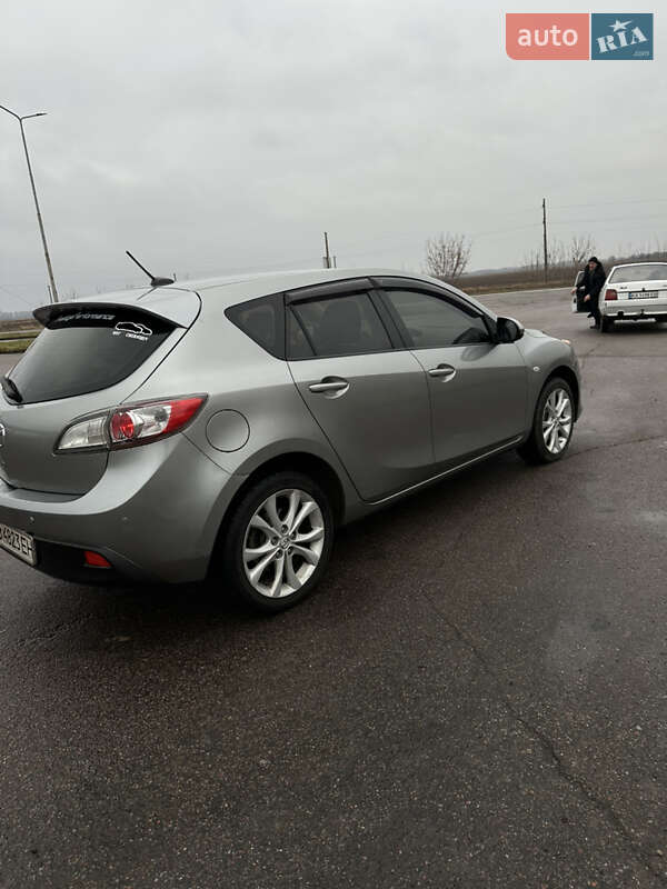 Хэтчбек Mazda 3 2010 в Чернигове