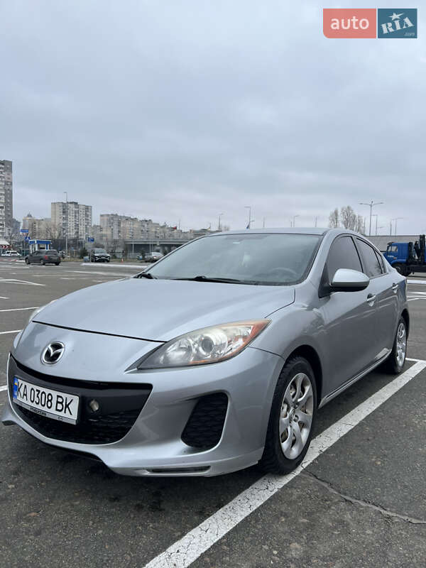Седан Mazda 3 2013 в Киеве