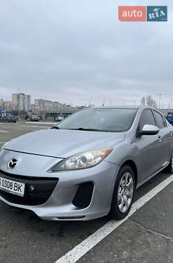 Седан Mazda 3 2013 в 
