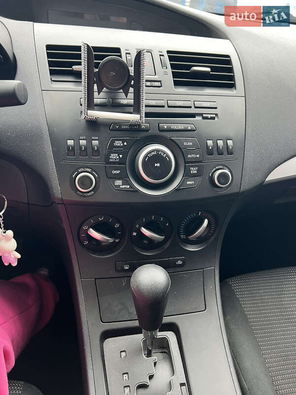 Седан Mazda 3 2013 в Киеве