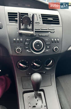 Седан Mazda 3 2013 в 