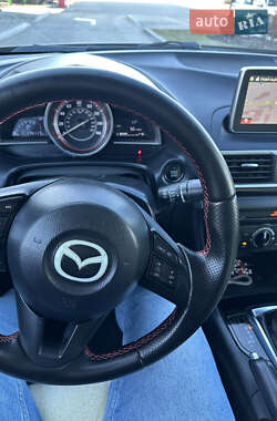 Седан Mazda 3 2015 в Тернополе