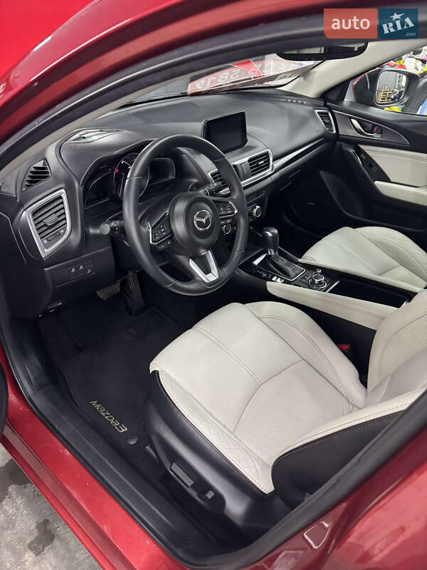 Хэтчбек Mazda 3 2018 в Львове фото 5 Хэтчбек Mazda 3 2018 в Львове