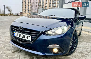 Седан Mazda 3 2016 в Черкасах