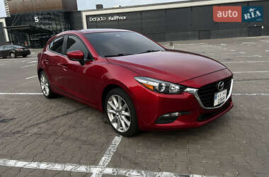 Хэтчбек Mazda 3 2016 в 