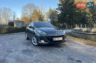 Седан Mazda 3 2011 в Сарнах