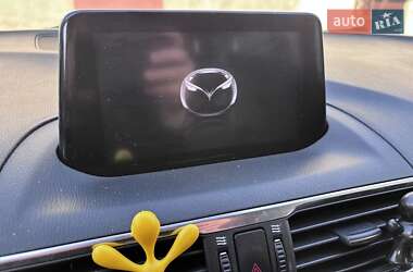 Седан Mazda 3 2018 в 