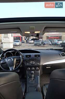 Седан Mazda 3 2012 в Днепре