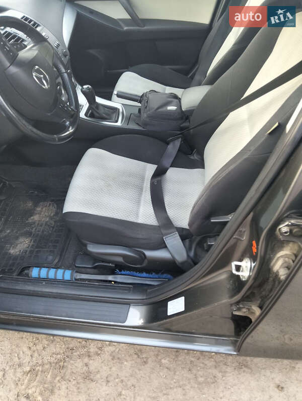 Седан Mazda 3 2010 в Чернігові