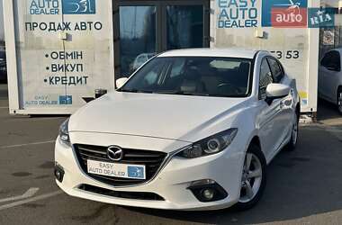 Седан Mazda 3 2015 в Киеве