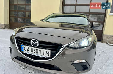 Седан Mazda 3 2015 в Черкасах