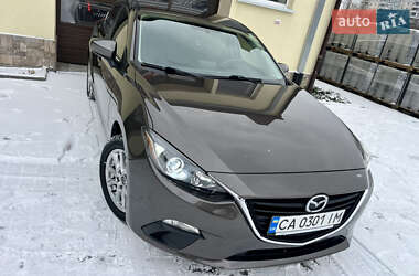 Седан Mazda 3 2015 в Черкасах