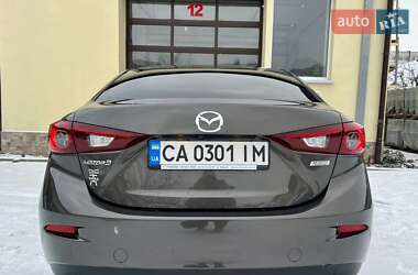 Седан Mazda 3 2015 в Черкасах