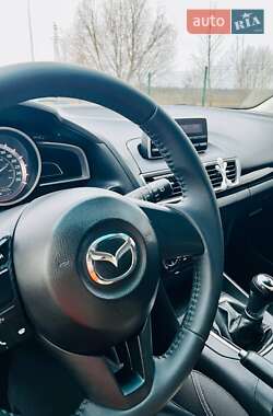 Хэтчбек Mazda 3 2015 в 