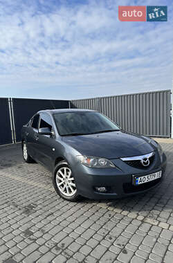 Седан Mazda 3 2008 в Мукачевому