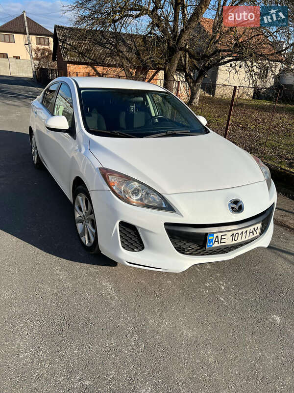 Седан Mazda 3 2011 в Днепре