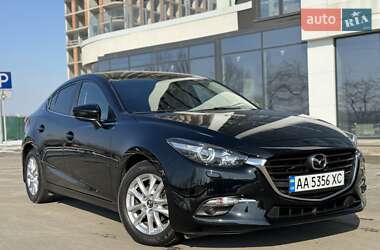 Седан Mazda 3 2017 в Киеве