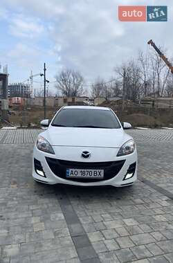 Седан Mazda 3 2010 в Ужгороде