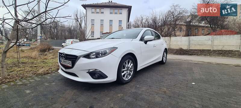 Хетчбек Mazda 3 2016 в Дніпрі