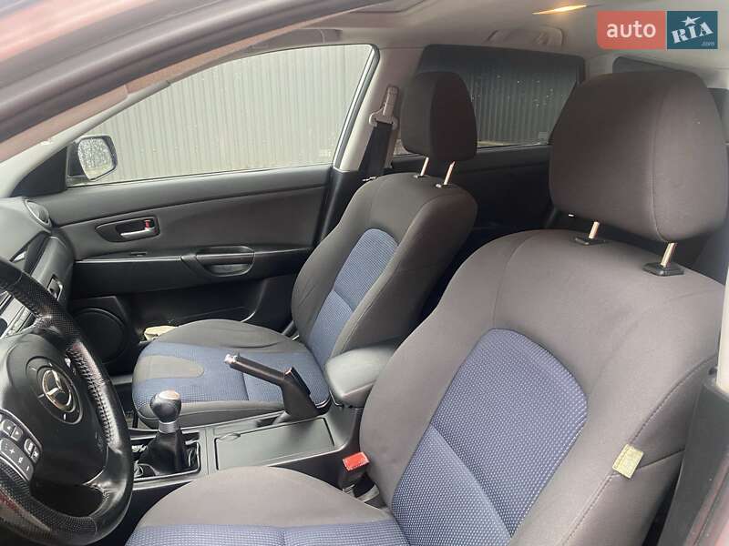 Хэтчбек Mazda 3 2003 в Кутах