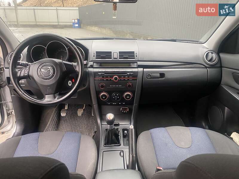 Хэтчбек Mazda 3 2003 в Кутах
