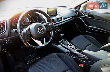 Седан Mazda 3 2015 в Черкассах