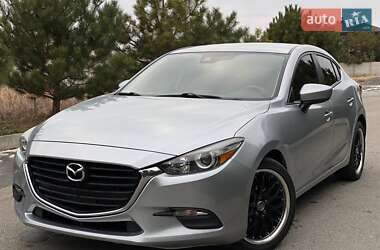 Седан Mazda 3 2017 в Днепре