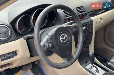 Седан Mazda 3 2004 в 