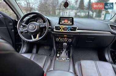 Седан Mazda 3 2016 в 