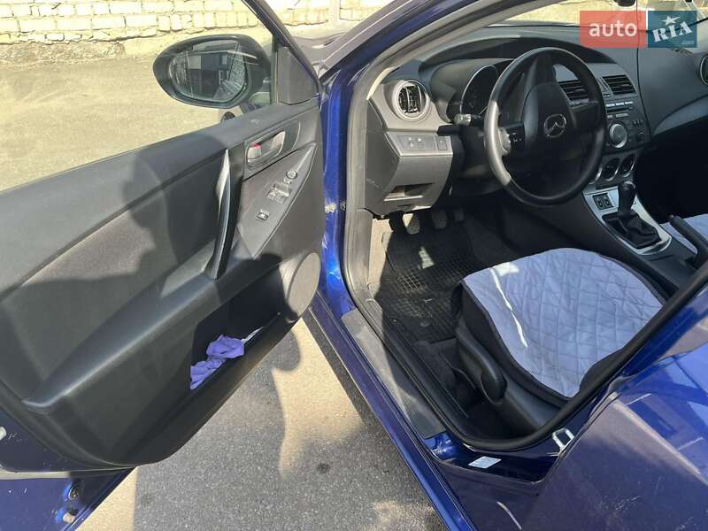Хетчбек Mazda 3 2010 в Житомирі